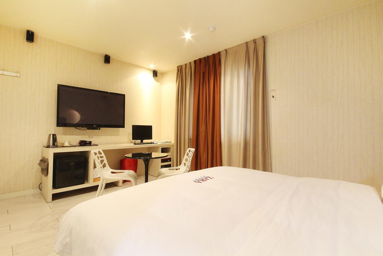 Hotel Zara Чханвон Экстерьер фото