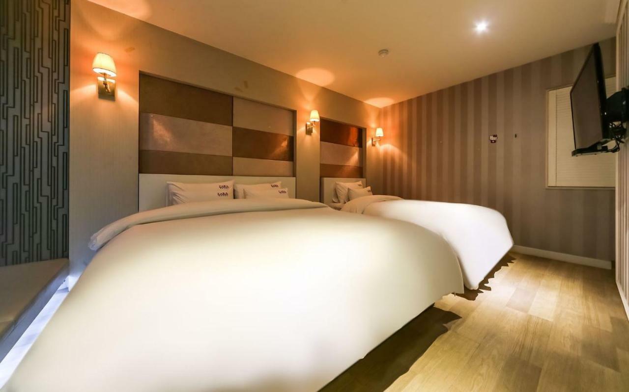 Hotel Zara Чханвон Экстерьер фото