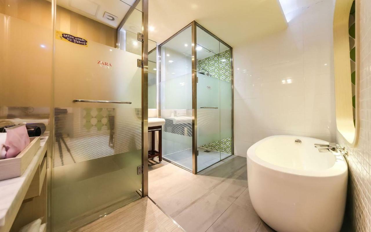 Hotel Zara Чханвон Экстерьер фото